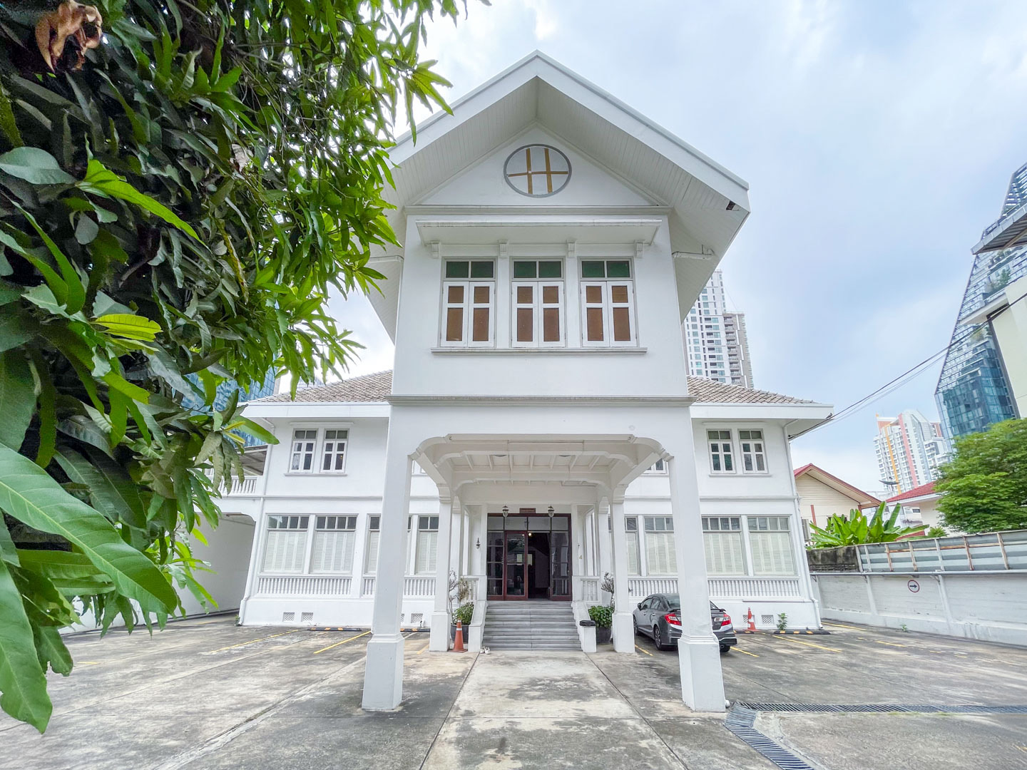 Luxury House for Rent in Sathorn Colonial Style, Near St. Louis BTS Station